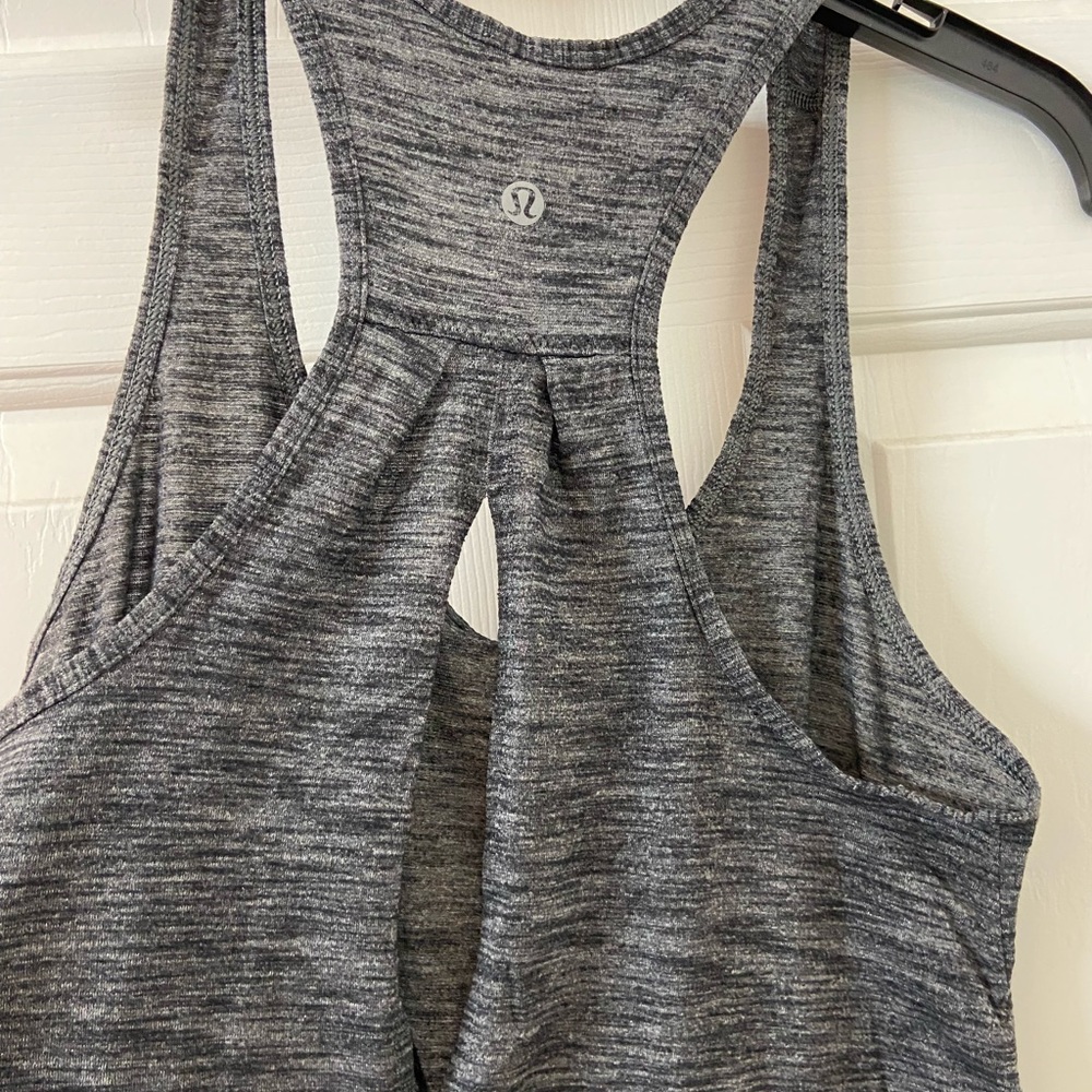 Lululemon - Picture 3 of 6